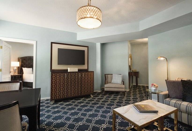 可观景的套房, Claremont Resort & Club