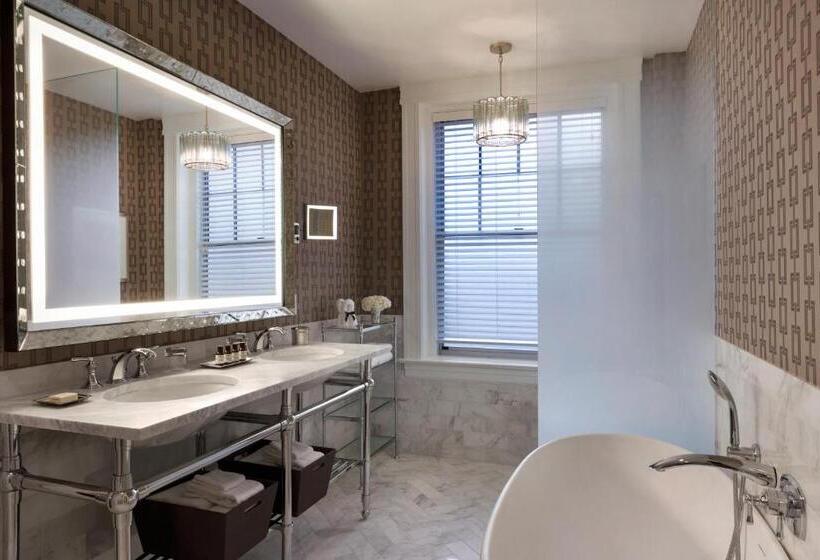 带大床的套房, Claremont Resort & Club