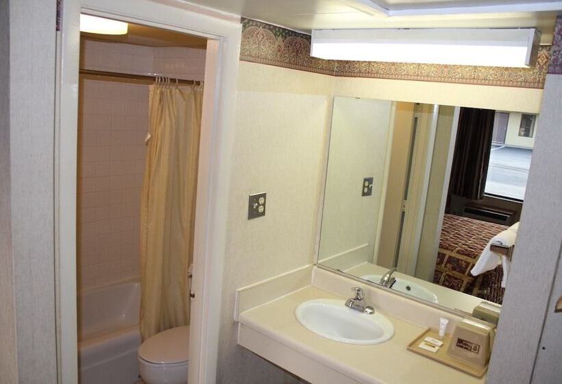 غرفه قياسيه سريرين مزدوجين, Budget Host Inn Bristol