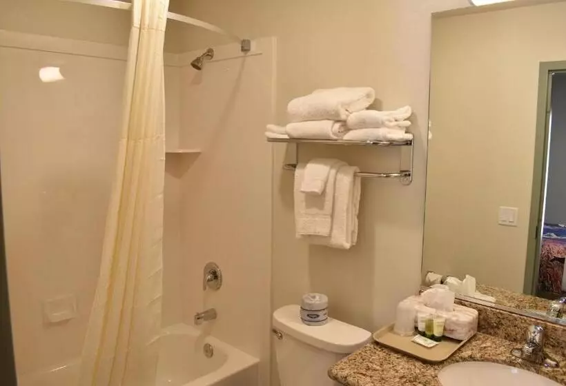 キングサイズベッドのスタンダードルーム, Bumbleberry Inn