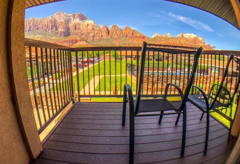 غرفة قياسية سرير كينج, Bumbleberry Inn