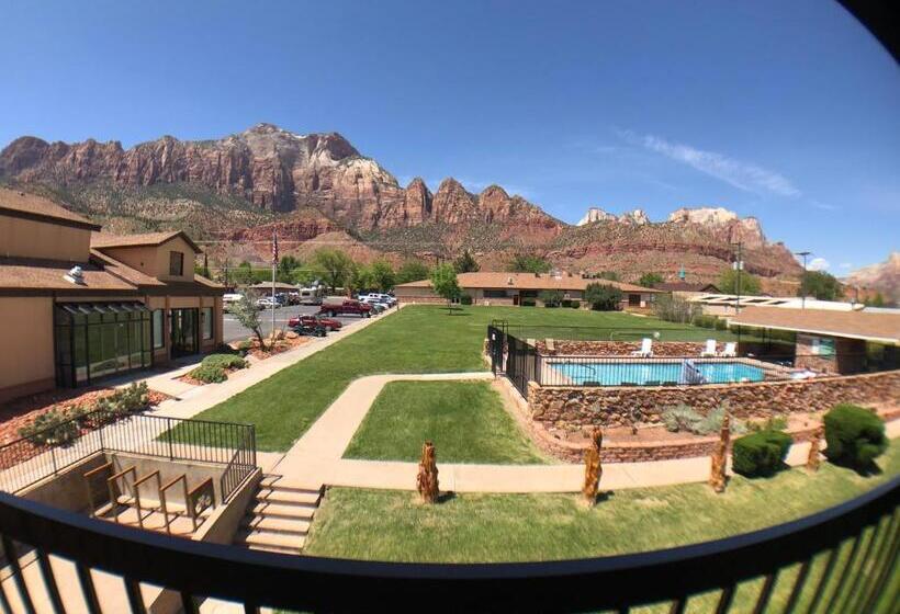 غرفة قياسية سرير كينج, Bumbleberry Inn