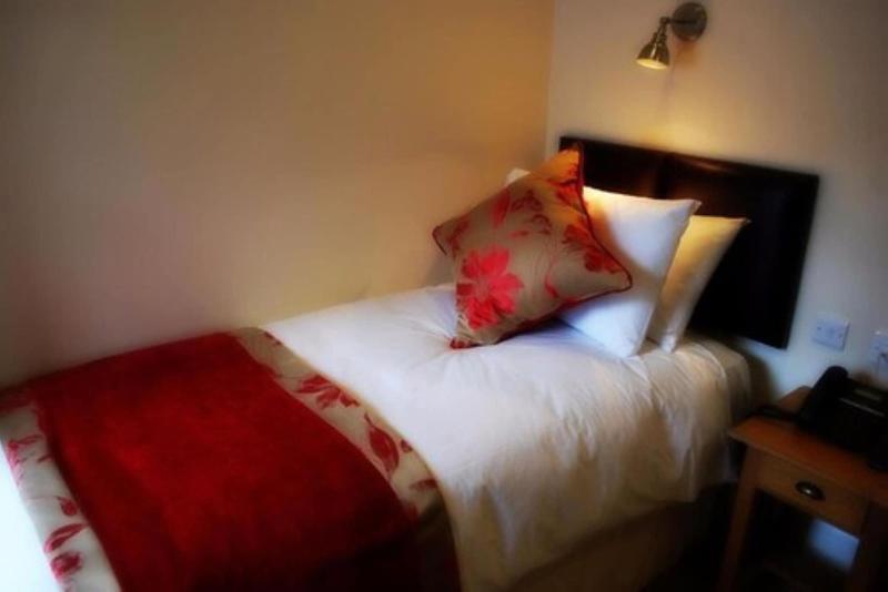 غرفة قياسية, Bumbleberry Inn