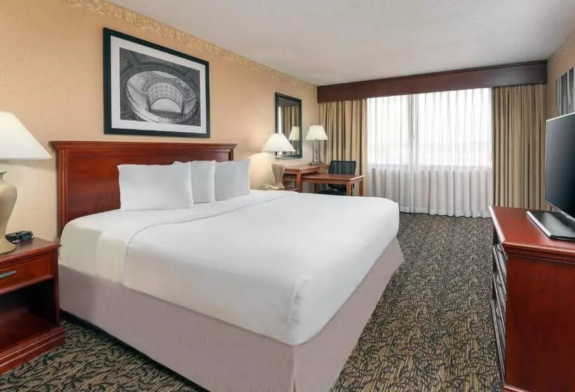 キングサイズベッドのスタンダードルーム, Capitol Plaza Hotel Jefferson City