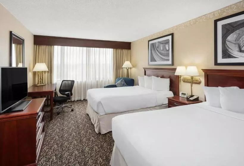 身障者適用キングサイズベッドルーム, Capitol Plaza Hotel Jefferson City
