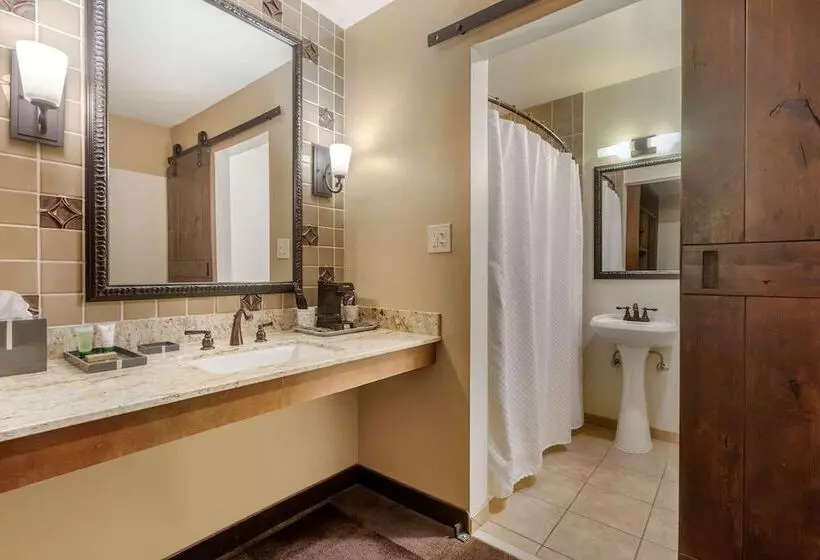 اتاق استاندارد با 2 تخت دوبل, Carlton Oaks Lodge, Ascend Hotel Collection