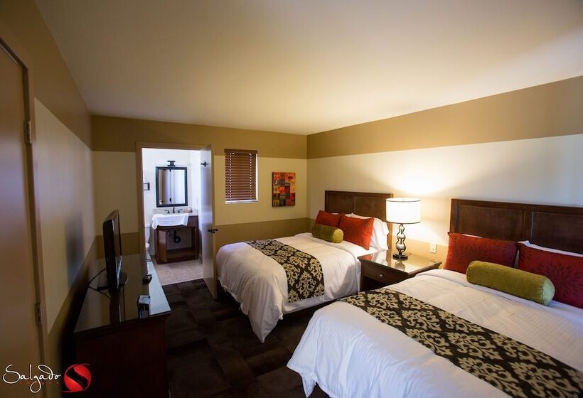 غرفه قياسيه سريرين مزدوجين, Carlton Oaks Lodge, Ascend Hotel Collection