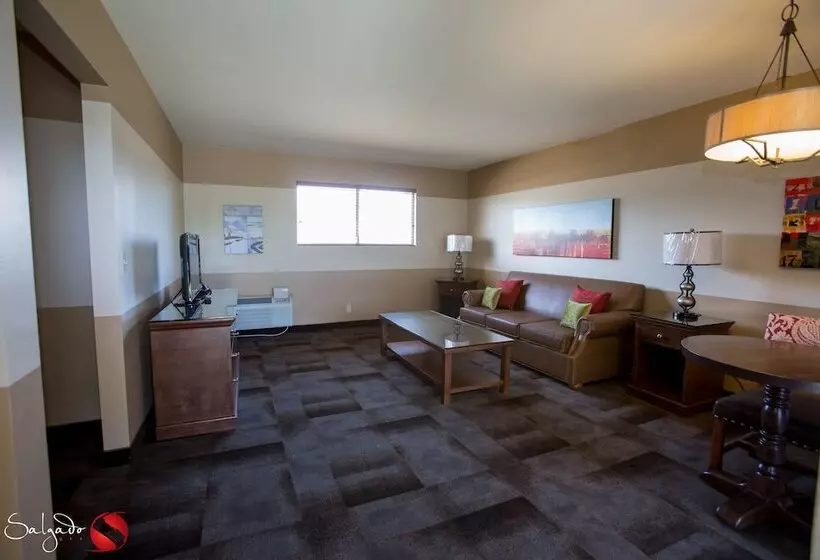 سوییت, Carlton Oaks Lodge, Ascend Hotel Collection