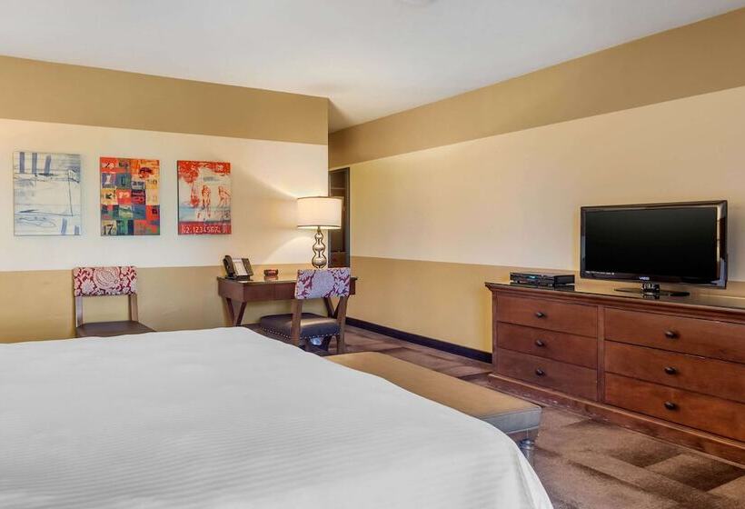 جناح, Carlton Oaks Lodge, Ascend Hotel Collection