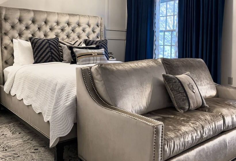 디럭스 룸, Carnegie House