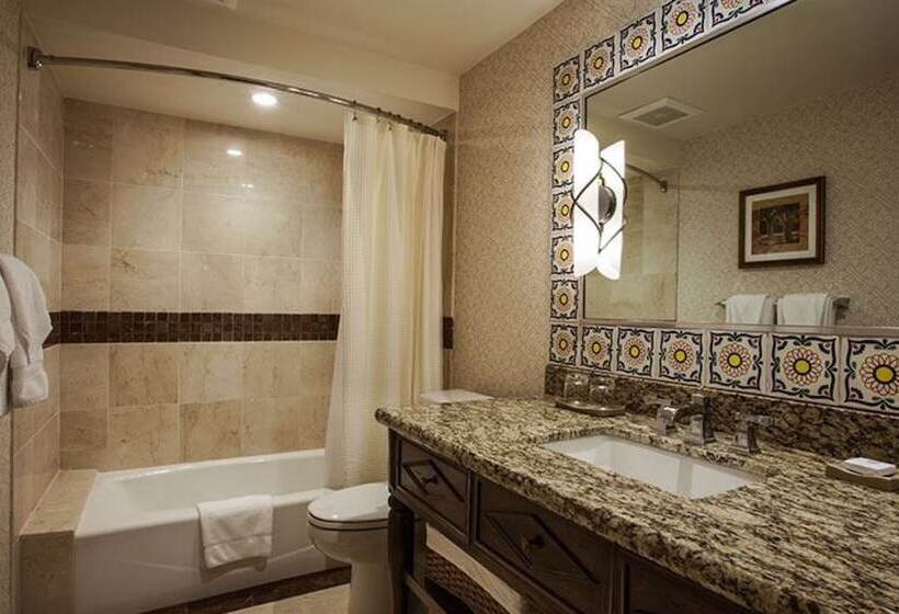 جناح جونيور, Casa Munras Garden Hotel & Spa