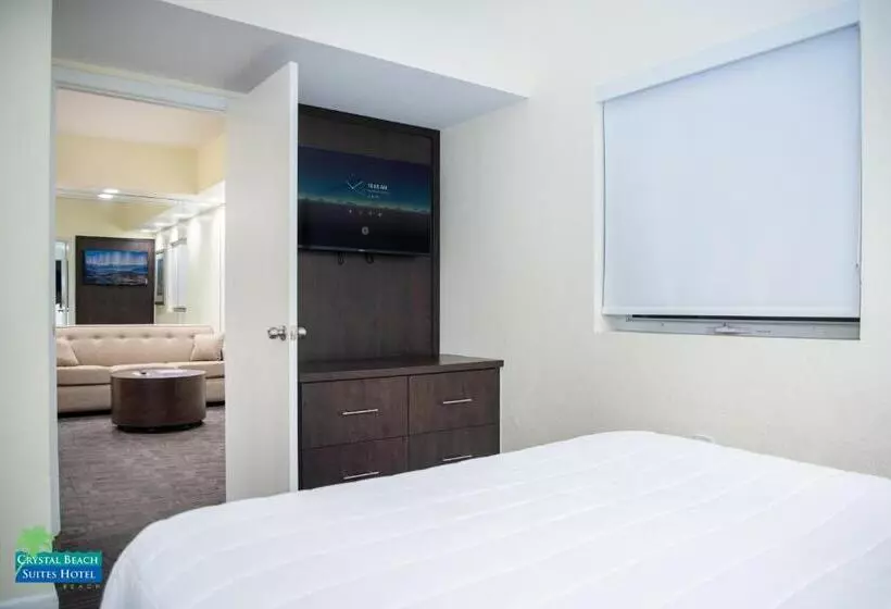 سوییت, Crystal Beach Suites Miami Oceanfront