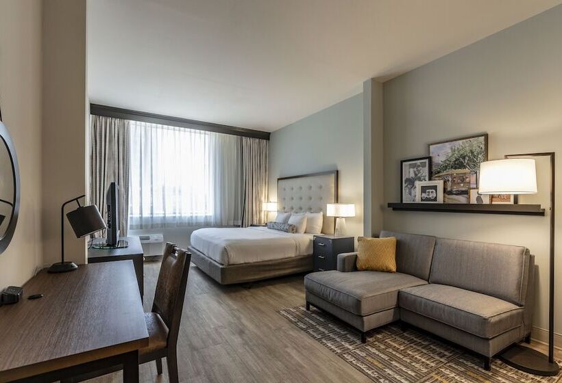 اتاق لوکس, St Charles Coach House, Ascend Hotel Collection