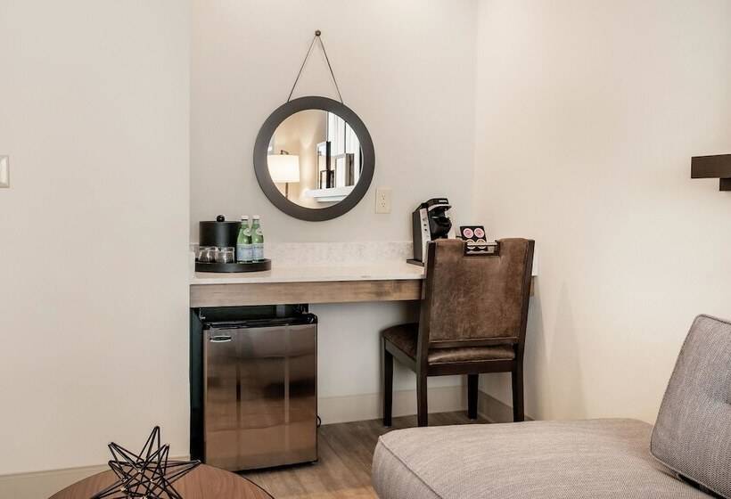 اتاق استاندارد با 2 تخت دوبل, St Charles Coach House, Ascend Hotel Collection