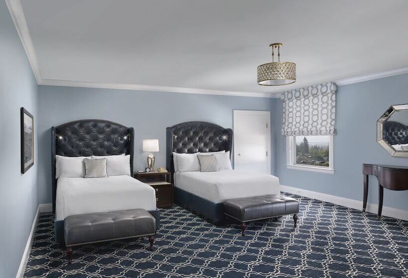 带2个双人床的标准工作室, Claremont Resort & Club