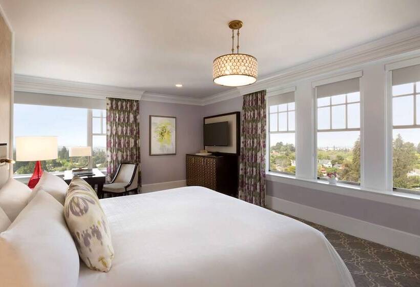 可观景的套房, Claremont Resort & Club