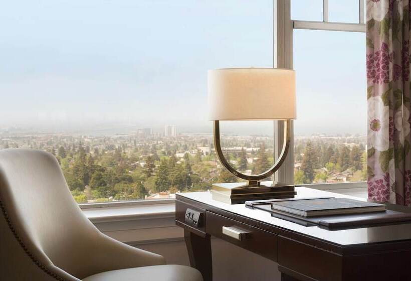 可观景的套房, Claremont Resort & Club