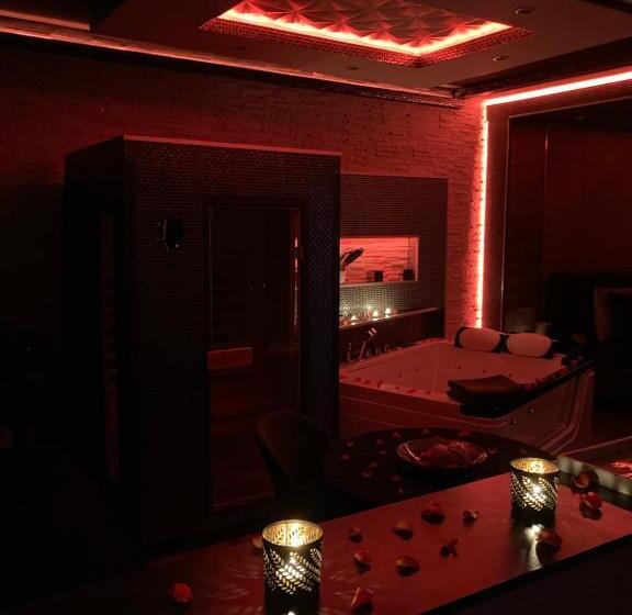 סוויטה עם ג'קוזי, Pause Thermale