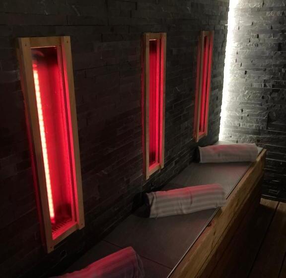 סוויטה עם טרסה, Pause Thermale