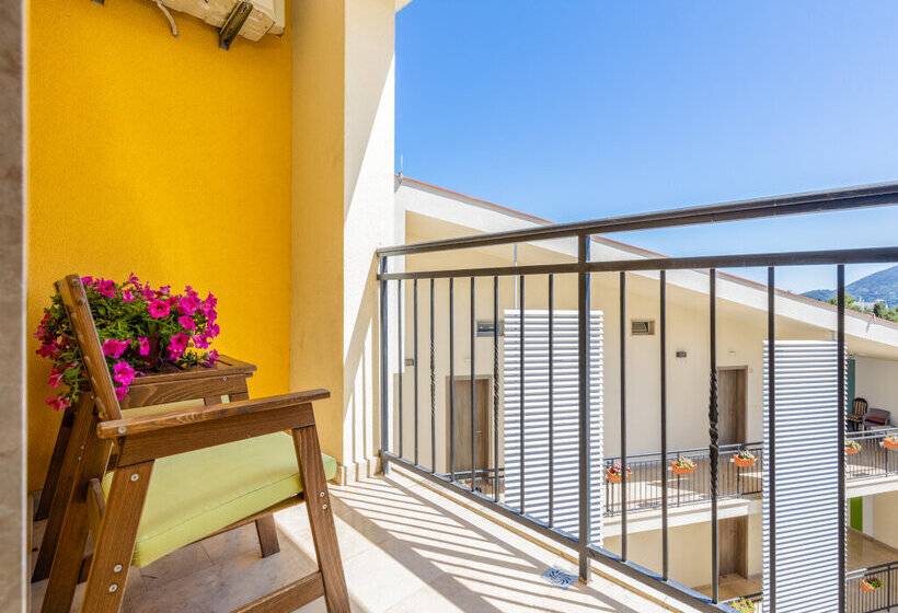 آپارتمان 1 خوابه, Apart Hotel Ms Katunjanin