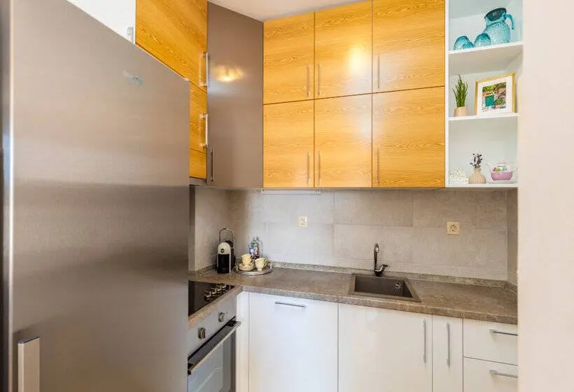 آپارتمان 1 خوابه, Apart Hotel Ms Katunjanin