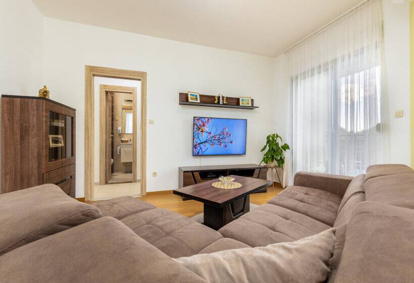 آپارتمان 1 خوابه, Apart Hotel Ms Katunjanin