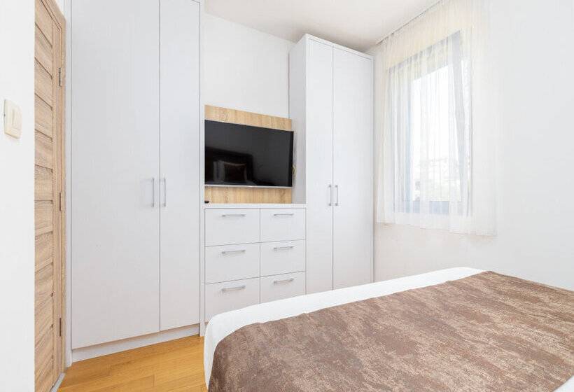 آپارتمان 3 خوابه, Apart Hotel Ms Katunjanin