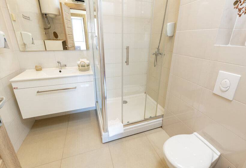 آپارتمان 3 خوابه, Apart Hotel Ms Katunjanin