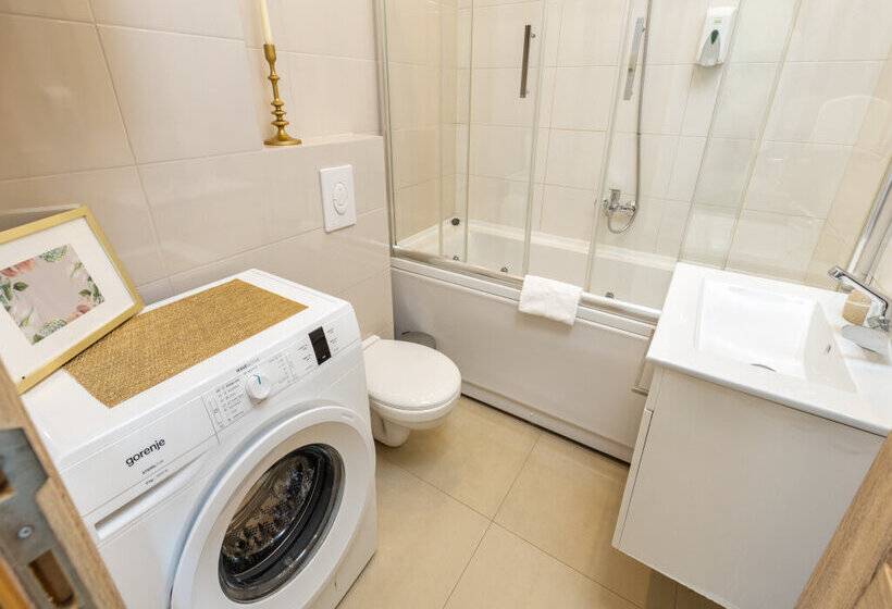 آپارتمان 3 خوابه, Apart Hotel Ms Katunjanin