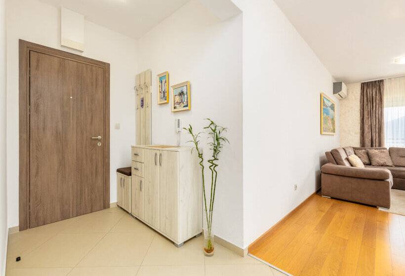 آپارتمان 3 خوابه, Apart Hotel Ms Katunjanin