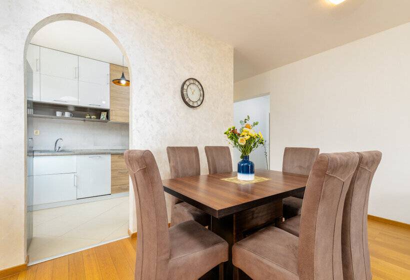 آپارتمان 3 خوابه, Apart Hotel Ms Katunjanin