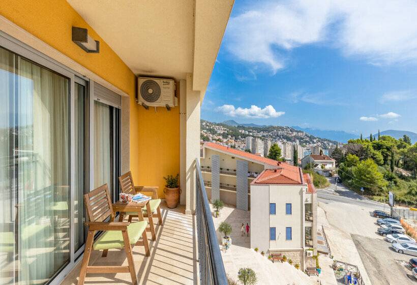 آپارتمان 3 خوابه, Apart Hotel Ms Katunjanin