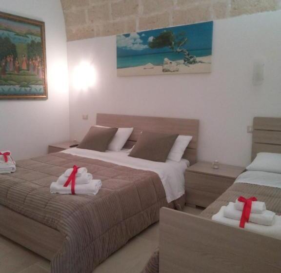 四人高级间, Domus Del Borgo Antico