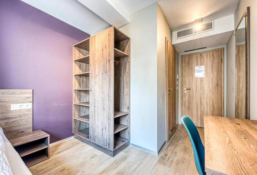 חדר סטנדרט יחיד, L'avenue