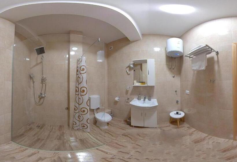 سوئیت پرزیدنت, Villa Grande