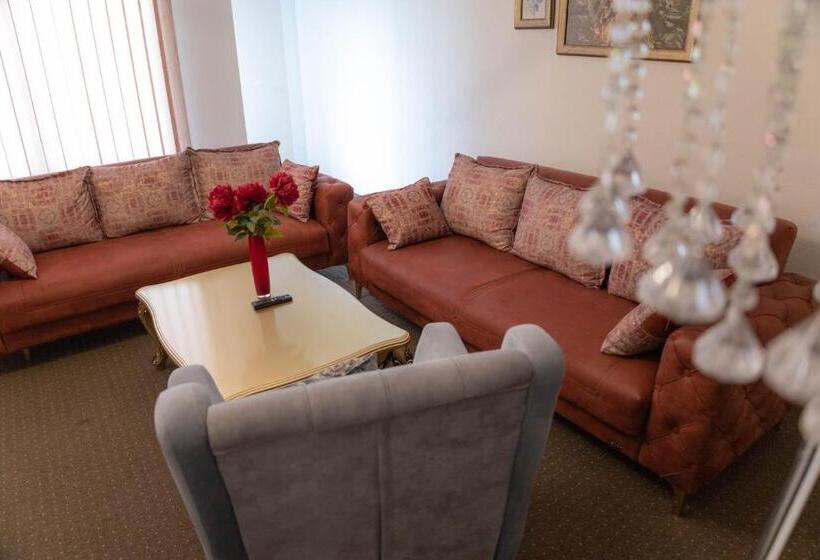 سوئیت پرزیدنت, Villa Grande