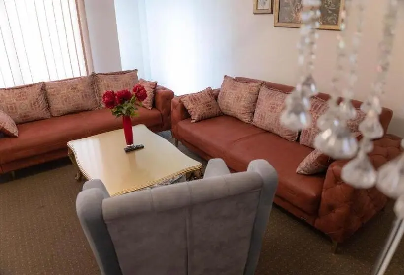 سوئیت پرزیدنت, Villa Grande