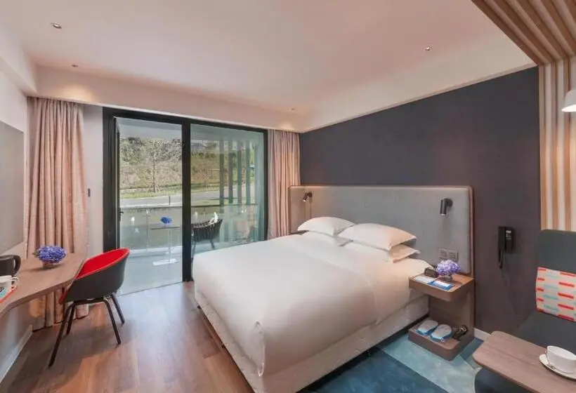キングサイズベッドのスタンダードルーム, Holiday Inn Express Qiliping, An Ihg