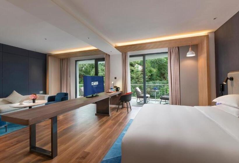 Svit, Holiday Inn Express Qiliping, An Ihg