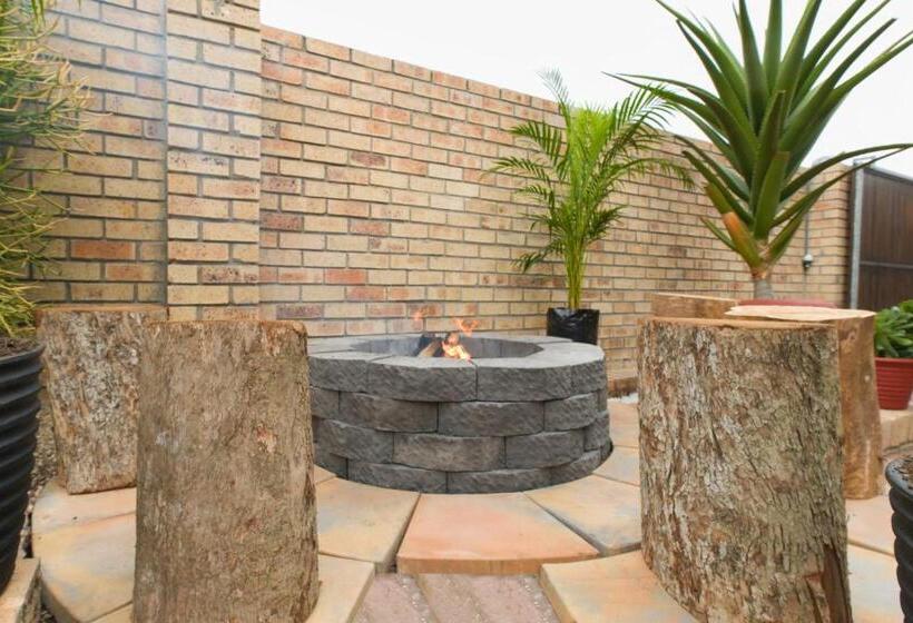 اتاق استاندارد, Royal Palms Guest House