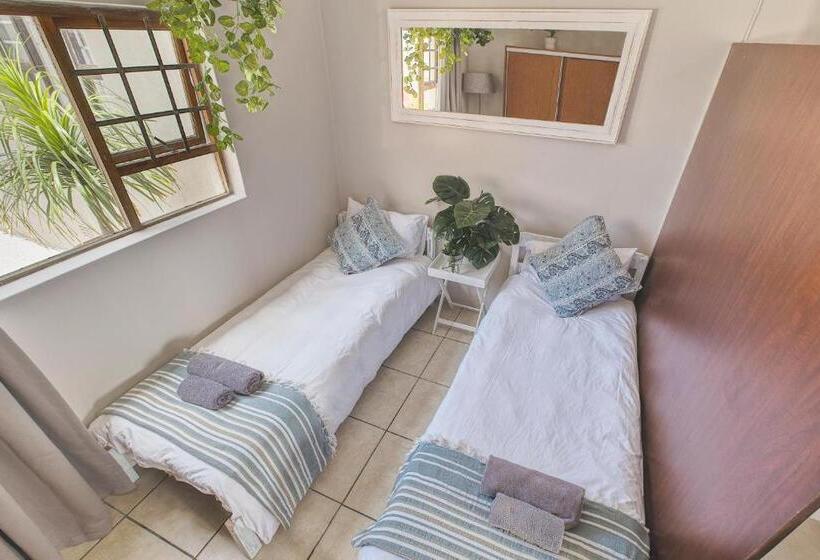 Семейный Номер, Royal Palms Guest House