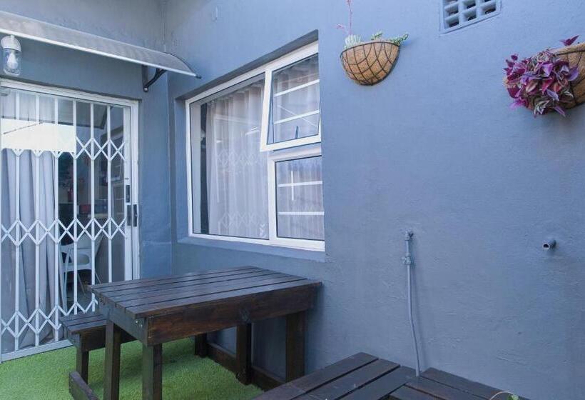 Семейное Студио, Royal Palms Guest House