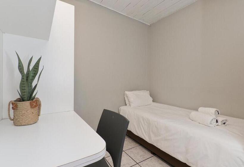 خانه 4 خوابه, Royal Palms Guest House