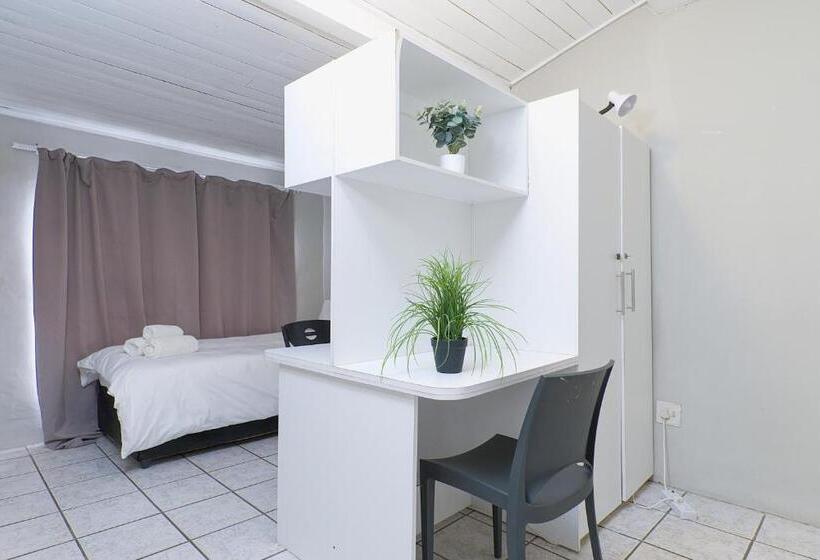 خانه 4 خوابه, Royal Palms Guest House