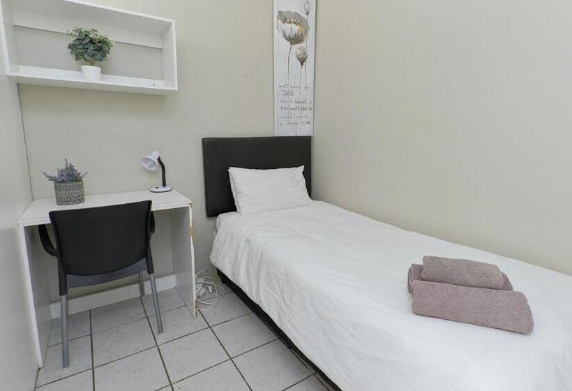 خانه 4 خوابه, Royal Palms Guest House