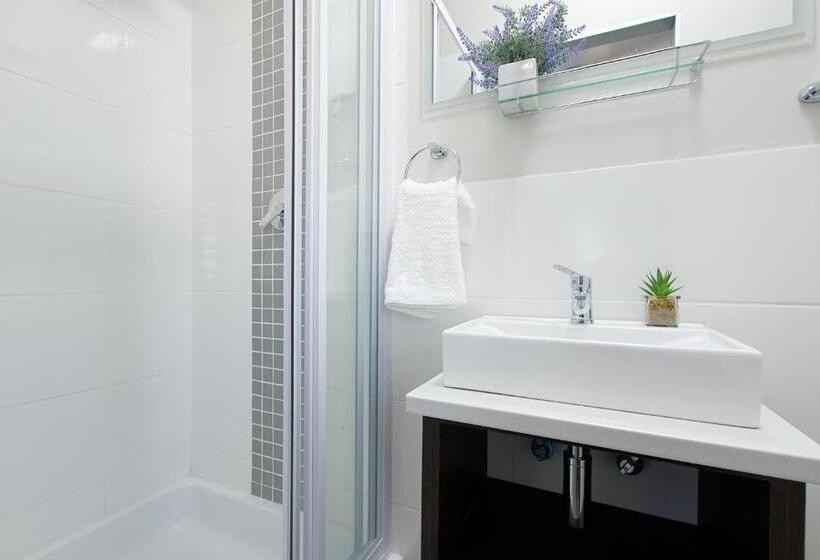 اتاق استاندارد, Royal Palms Guest House