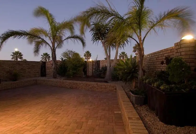 اتاق استاندارد, Royal Palms Guest House