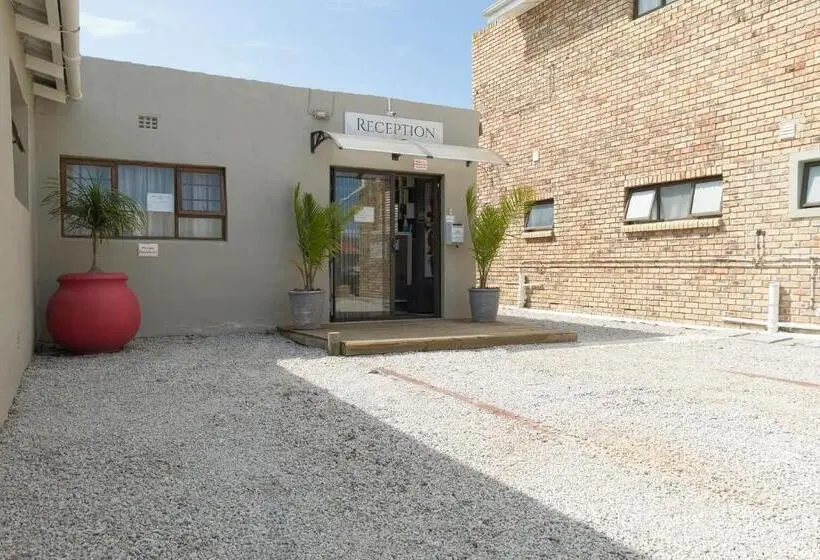 اتاق اکونومی, Royal Palms Guest House