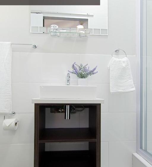 اتاق اکونومی, Royal Palms Guest House