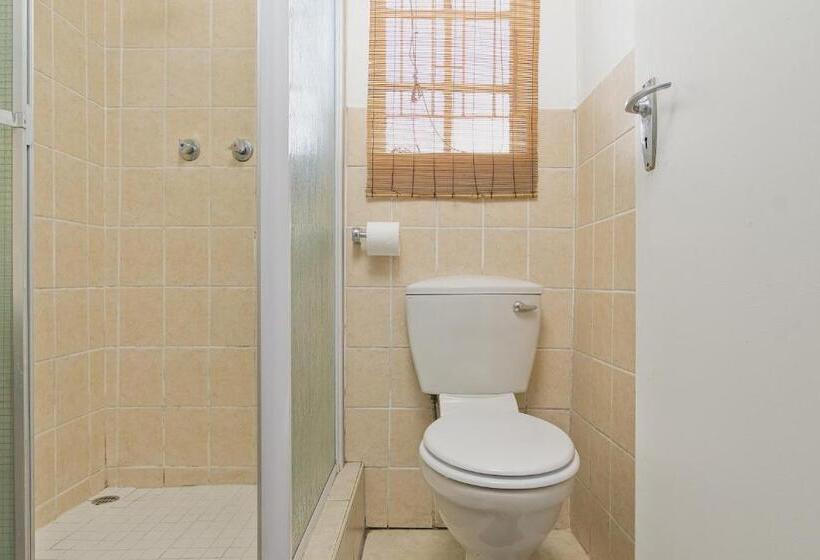 اتاق خانوادگی, Royal Palms Guest House